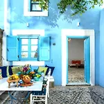 Traditional With Jacuzzi & Terrace Mandarin Сasa de vacaciones *