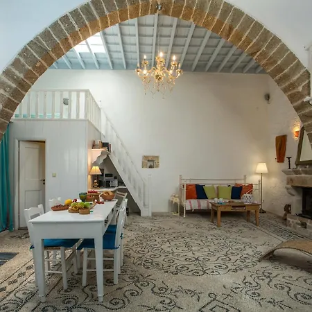 Traditional Villa With Jacuzzi & Terrace Mandarin Home *