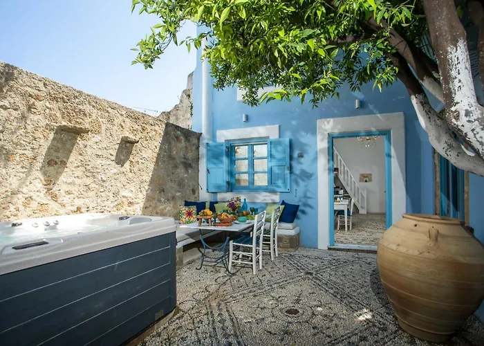 Traditional With Jacuzzi & Terrace Mandarin Semesterbostad Koskinou (Rhodes)