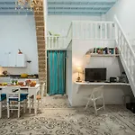 Traditional With Jacuzzi & Terrace Mandarin Dom wakacyjny